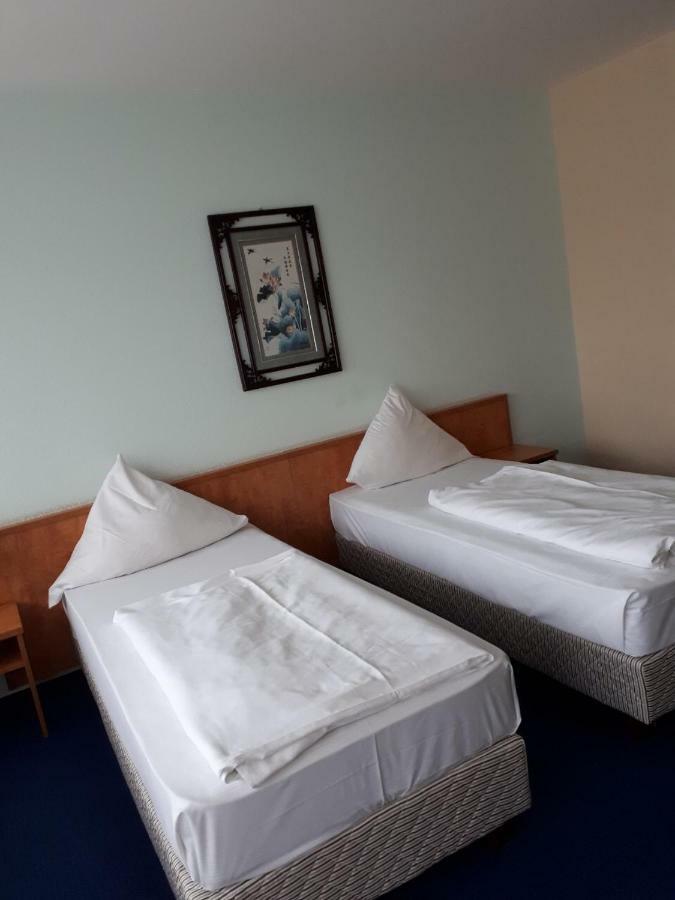 Hotel Am Flughafen Köln Exteriör bild